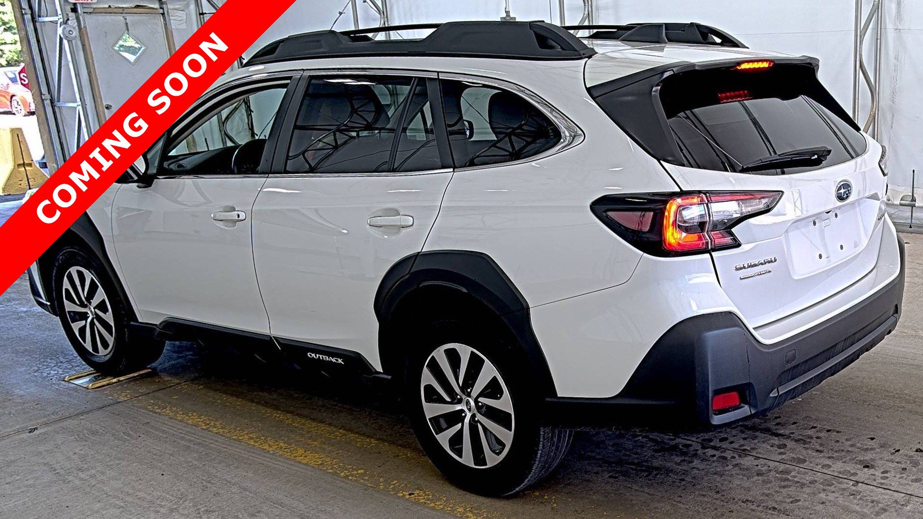 Used 2025 Subaru Outback Premium AWD/4WD image 4