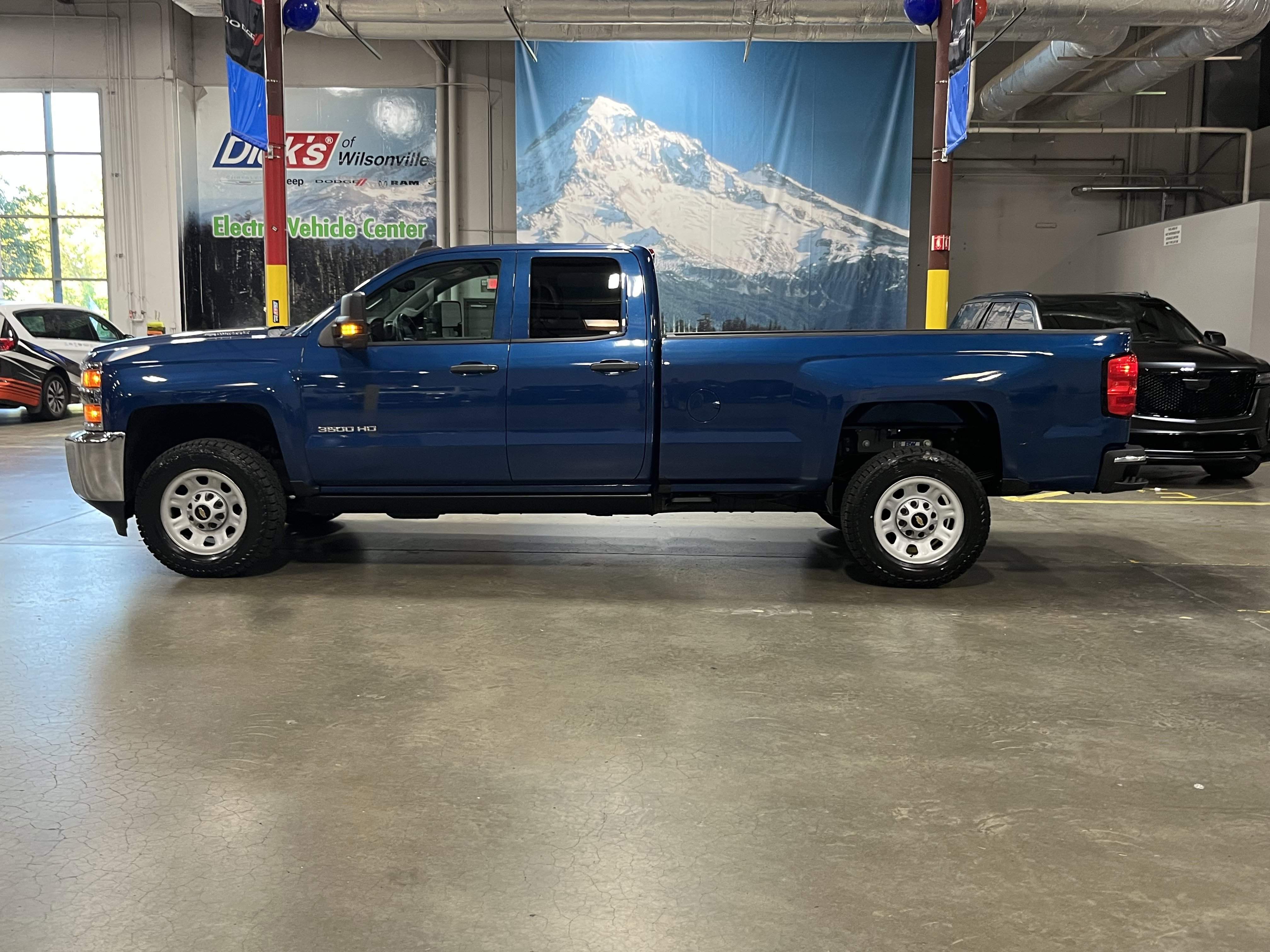 Used 2016 Chevrolet Silverado 3500 W/T w/ WT Convenience Package RWD image 3