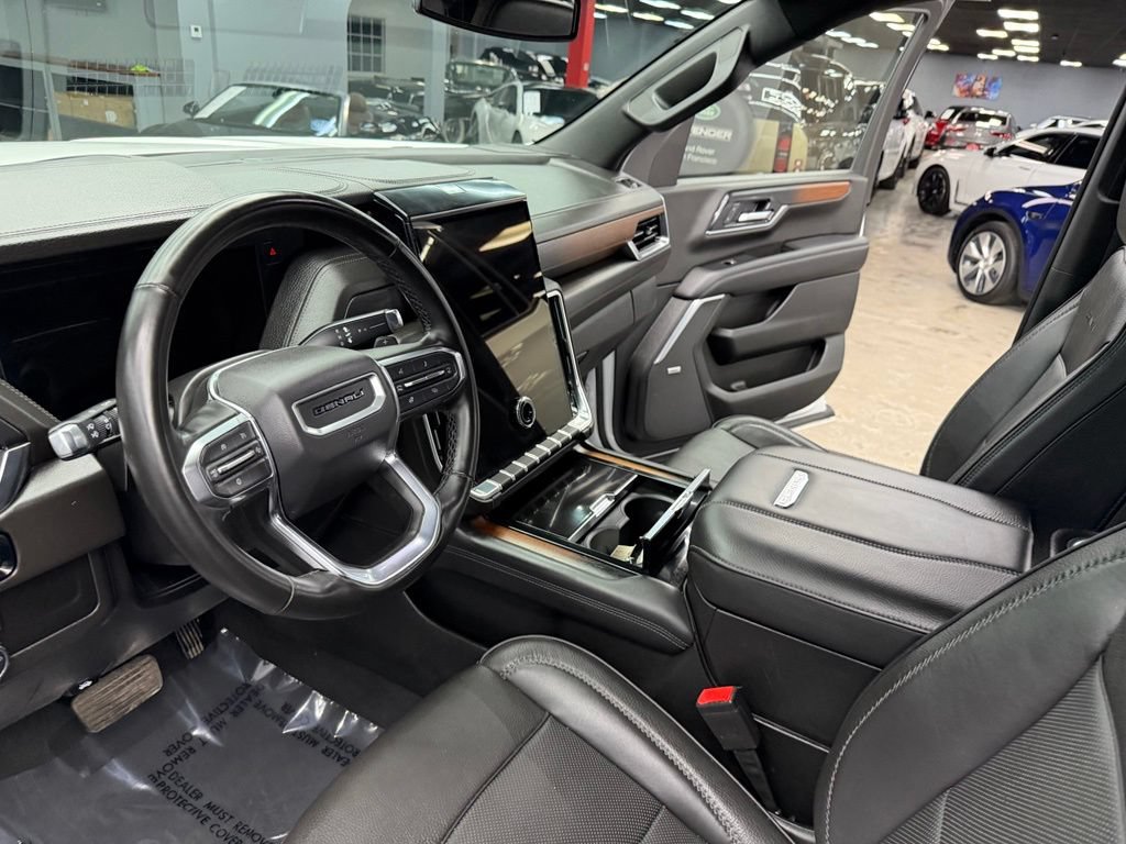 Used 2025 GMC Yukon Denali AWD/4WD image 31