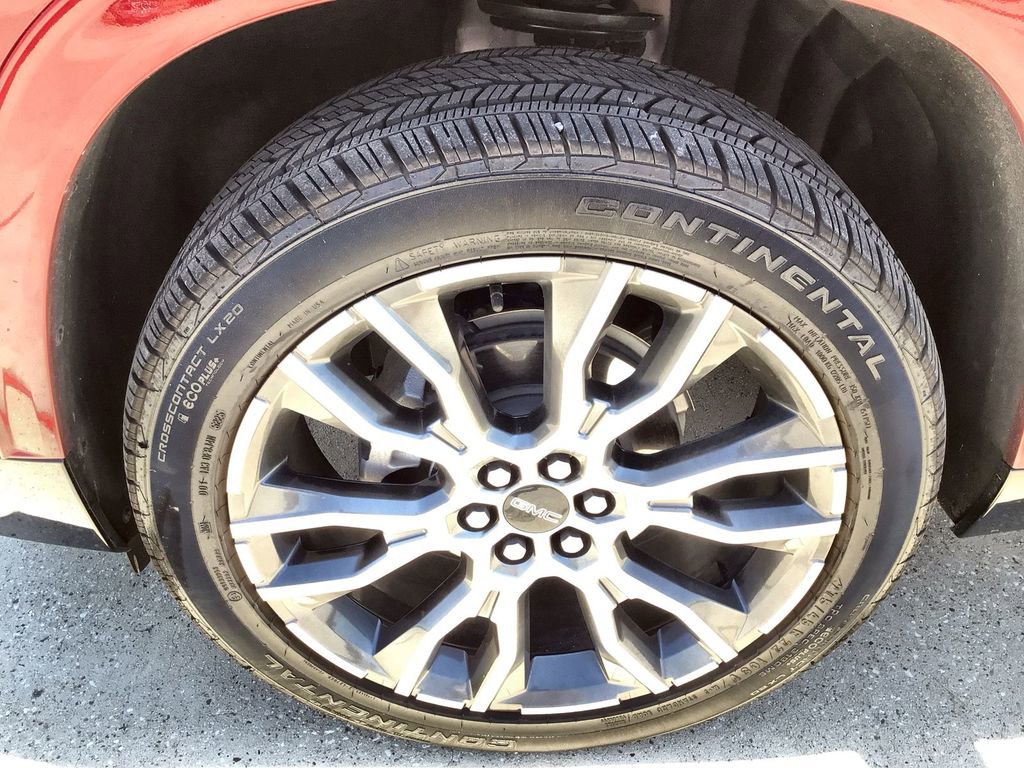 Used 2026 GMC Acadia Denali Ultimate w/ LPO, Floor Liner Package FWD image 34