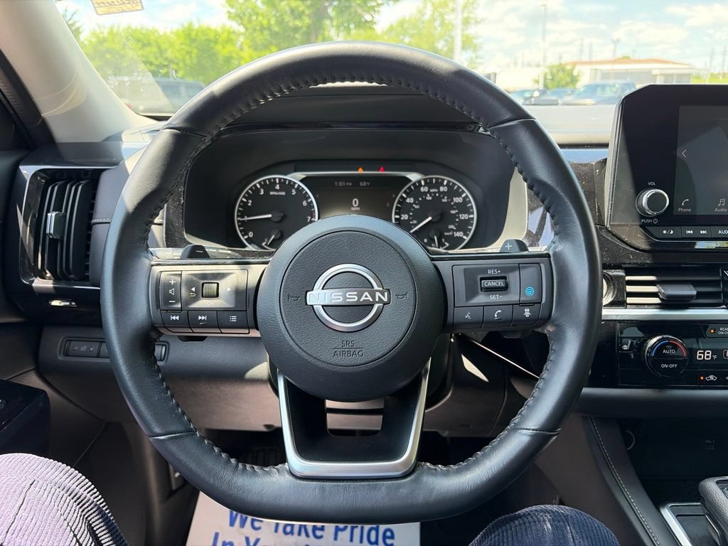 Used 2022 Nissan Pathfinder SV AWD/4WD image 18