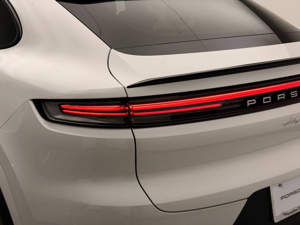 Used 2024 Porsche Cayenne Coupe image 38