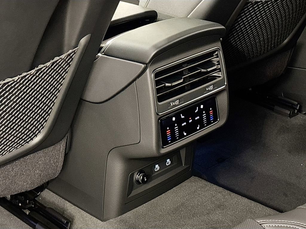 New 2025 Audi Q8 Premium Plus image 17