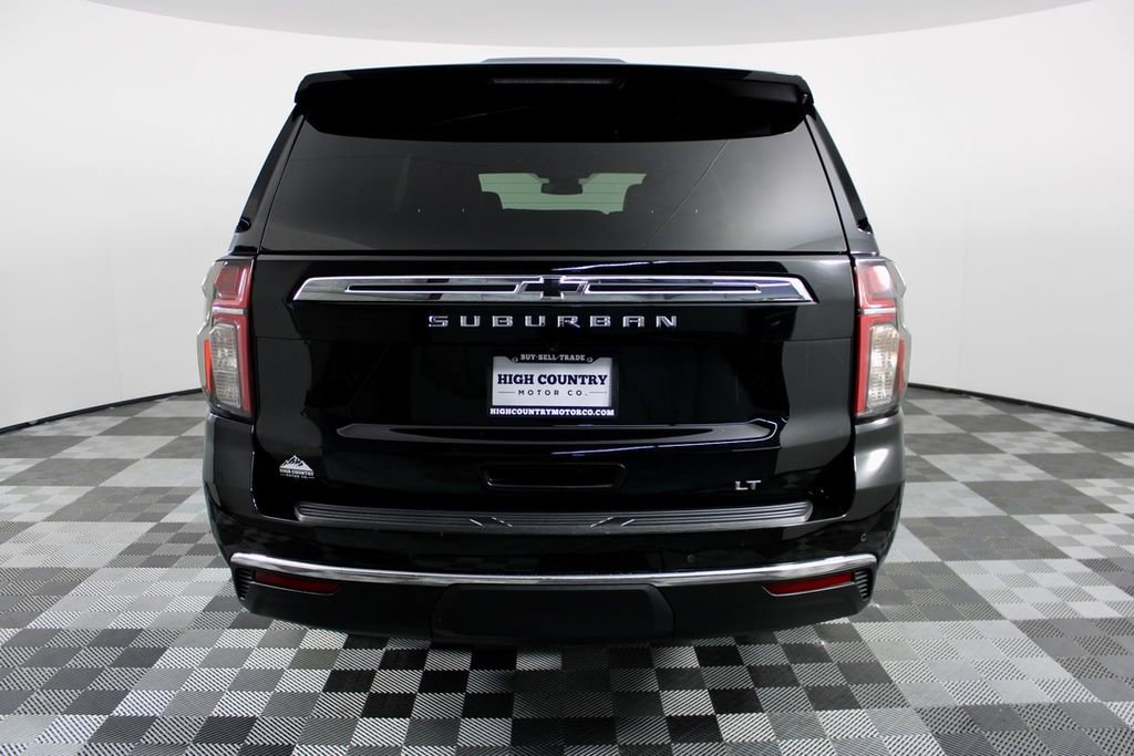 Used 2023 Chevrolet Suburban LT w/ Luxury Package AWD/4WD image 7