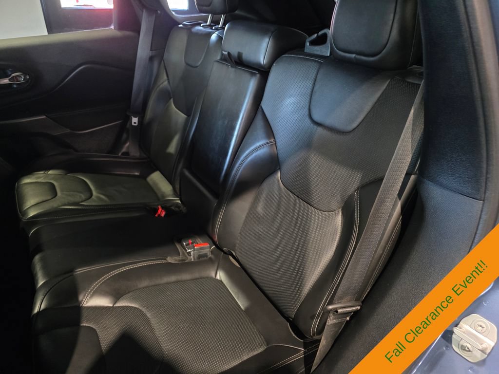 Used 2020 Jeep Cherokee Limited AWD/4WD image 16