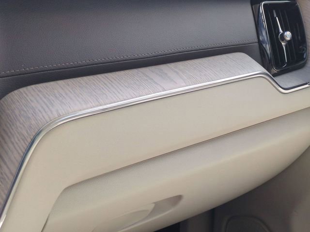 Used 2022 Volvo XC60 T8 Inscription w/ Advanced Package image 23