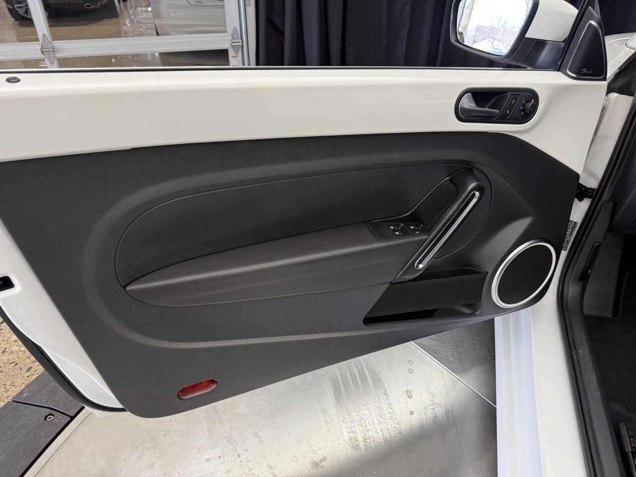 Used 2014 Volkswagen Beetle 2.5 image 27