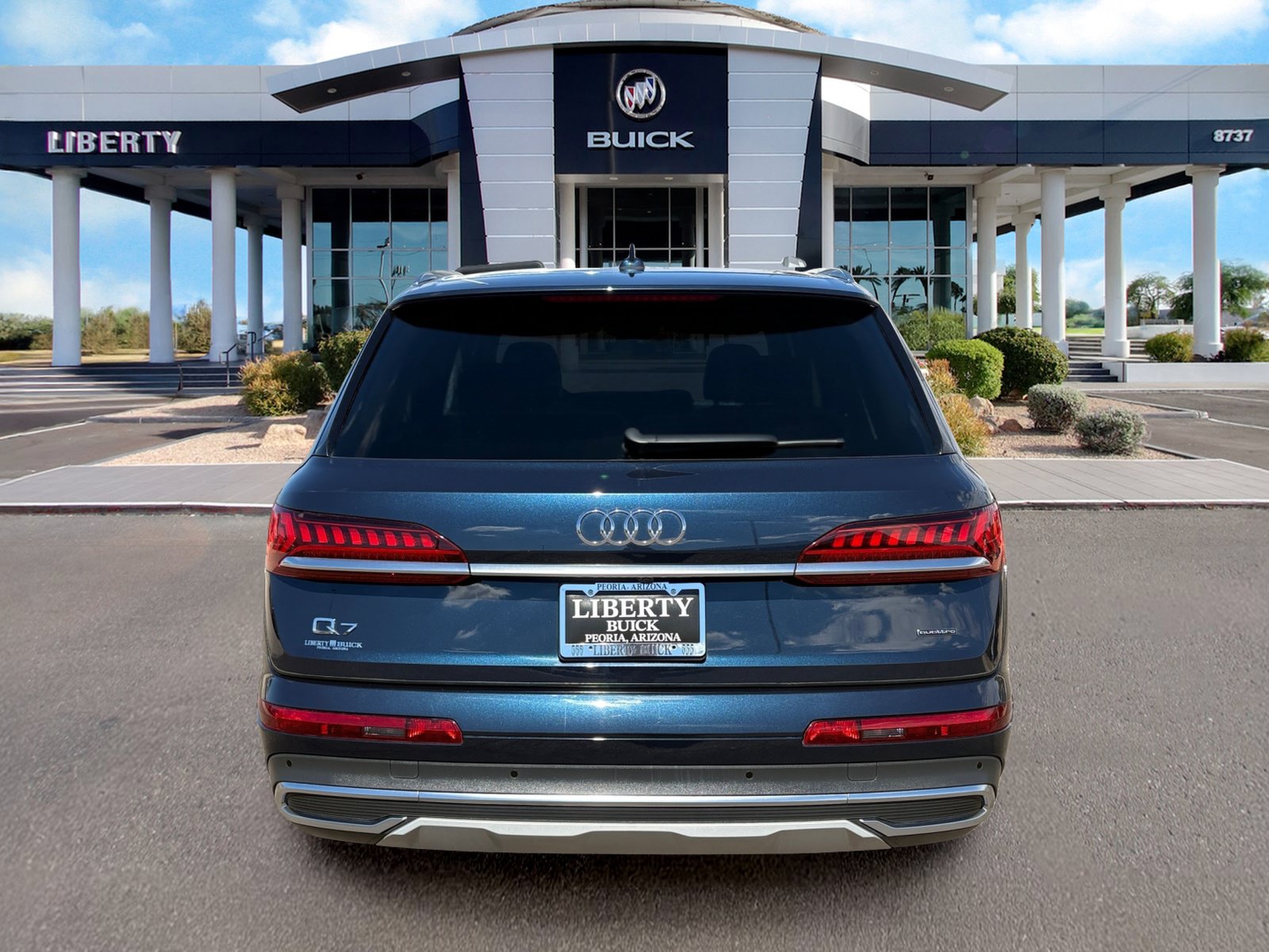 Used 2023 Audi Q7 2.0T Premium w/ Convenience Package AWD/4WD image 4
