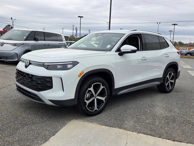 New 2026 Volkswagen Tiguan SE AWD/4WD image 3
