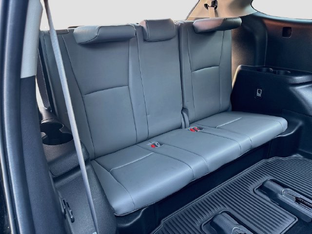 Used 2022 Toyota Highlander XLE AWD/4WD image 27