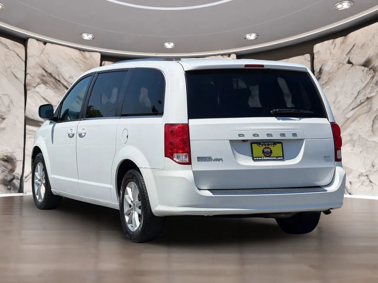 Used 2019 Dodge Grand Caravan SXT FWD image 8