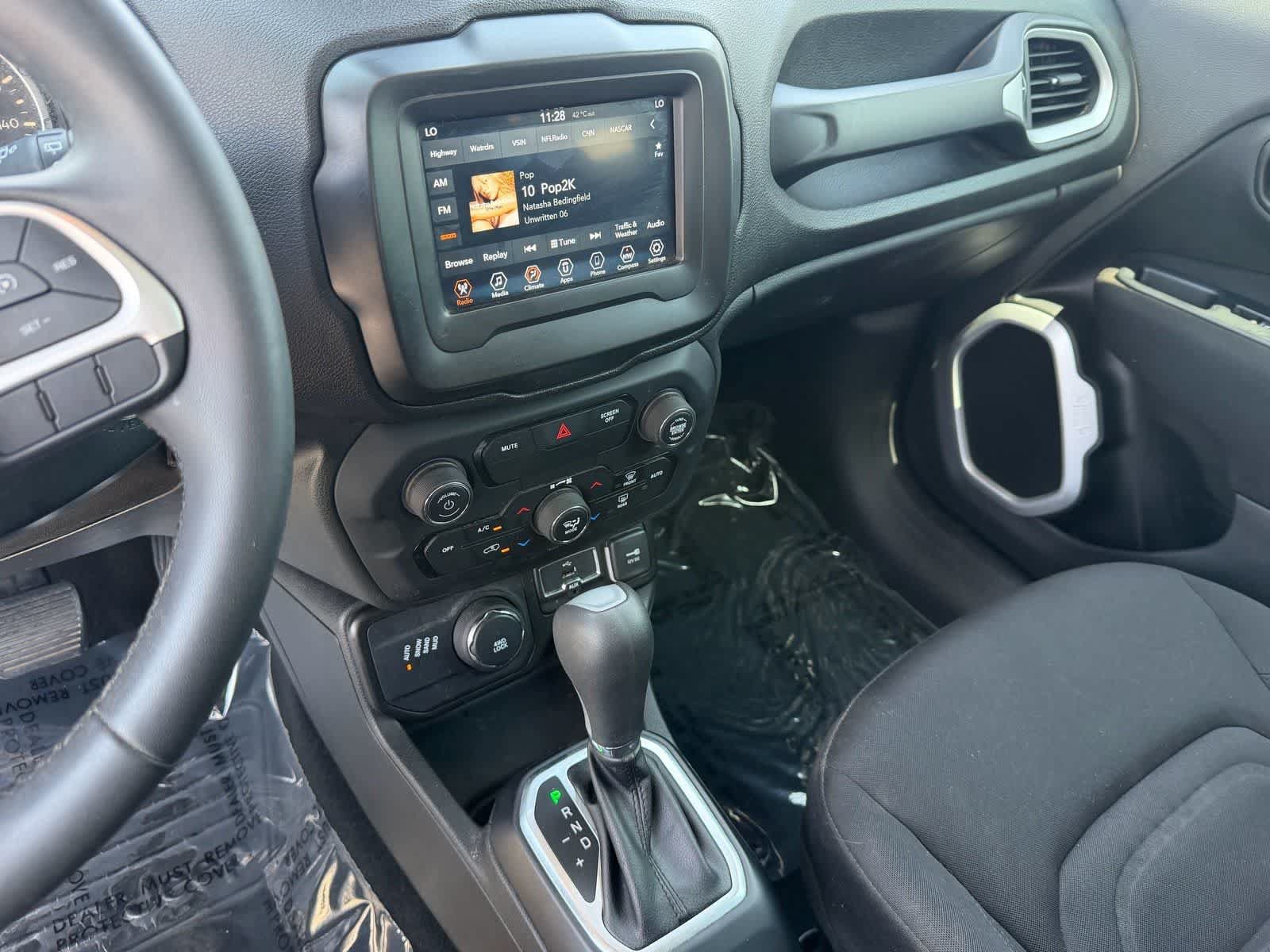 Used 2019 Jeep Renegade Latitude w/ Popular Equipment Group AWD/4WD image 25