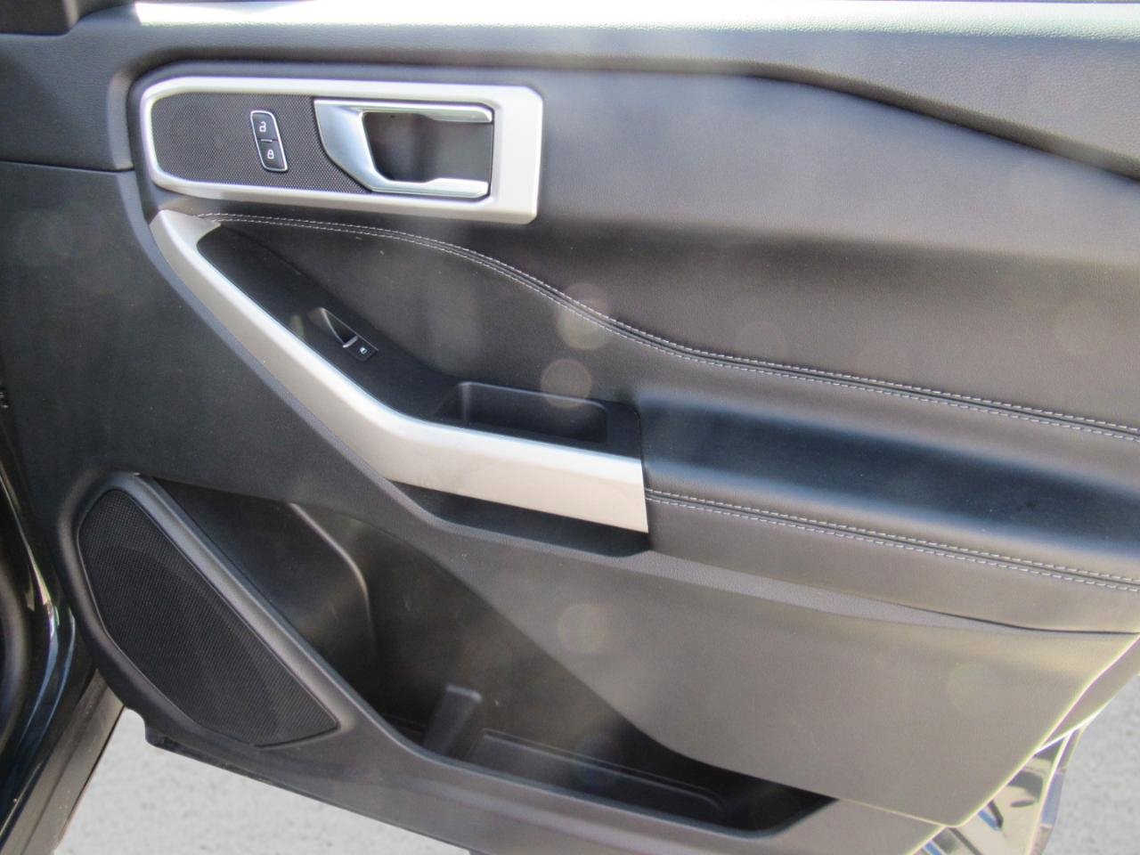 Used 2022 Ford Explorer XLT w/ Equipment Group 202A image 33