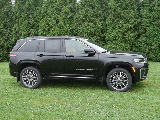 New 2027 Jeep Grand Cherokee Summit AWD/4WD image 9