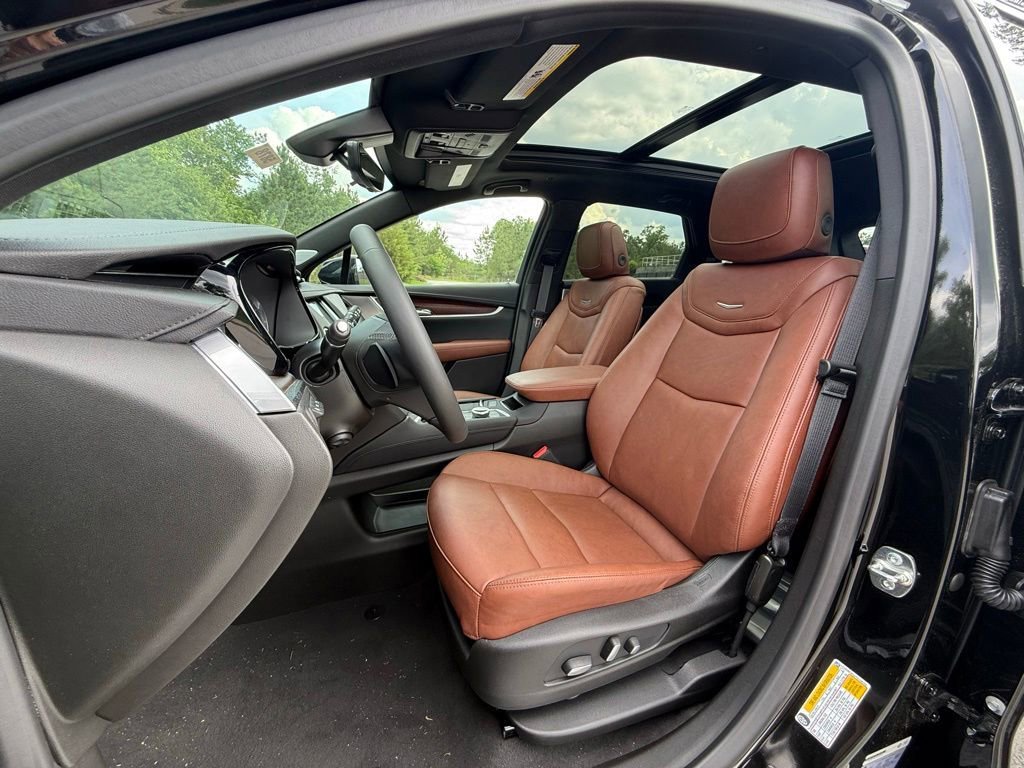 New 2026 Cadillac XT5 Premium Luxury w/ Driver Assist Package FWD image 5