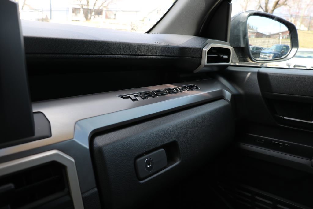 Used 2024 Toyota Tacoma SR5 image 17