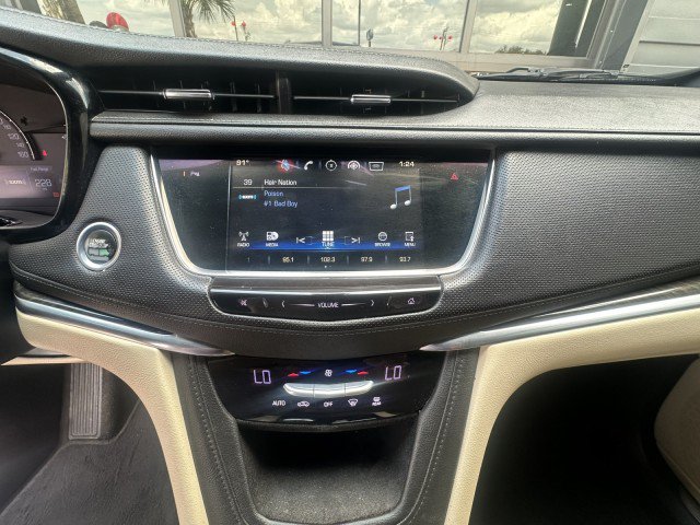 Used 2017 Cadillac XT5 FWD image 19