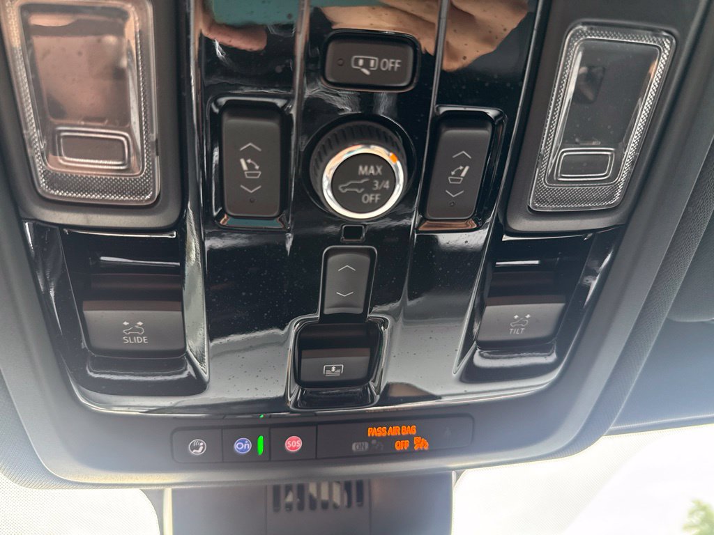 Used 2026 Chevrolet Suburban RST w/ Advanced Technology Package AWD/4WD image 40