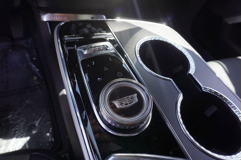 New 2025 Cadillac Lyriq Luxury image 18