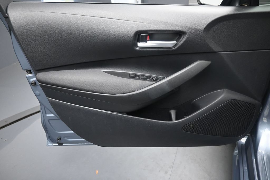 Used 2021 Toyota Corolla LE w/ LE Convenience Package FWD image 19