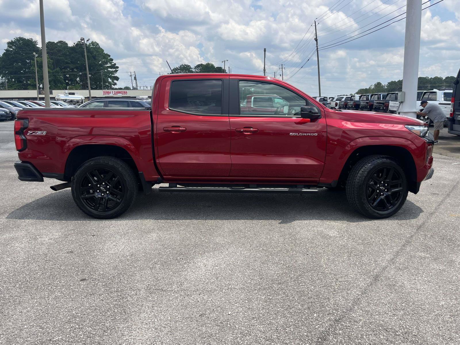 Used 2024 Chevrolet Colorado Z71 w/ Z71 Convenience Package 2 AWD/4WD image 2