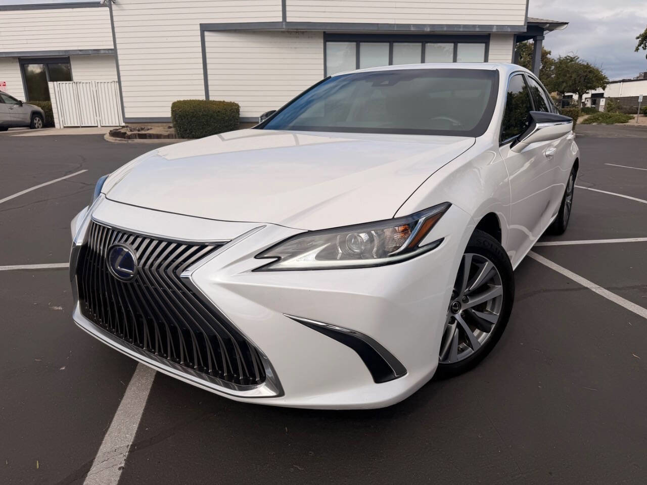 Used 2020 Lexus ES 300h FWD image 13