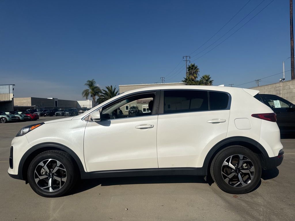 Used 2022 Kia Sportage LX image 2