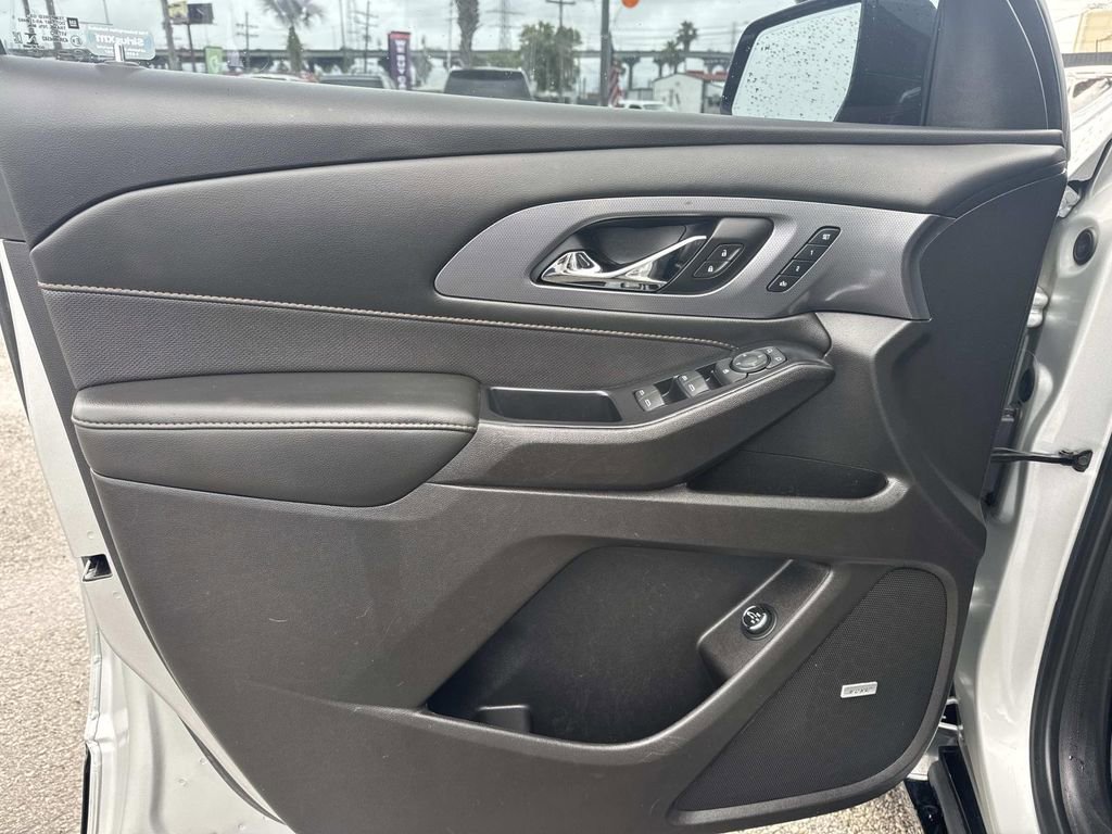 Used 2021 Chevrolet Traverse Premier w/ Redline Edition FWD image 20