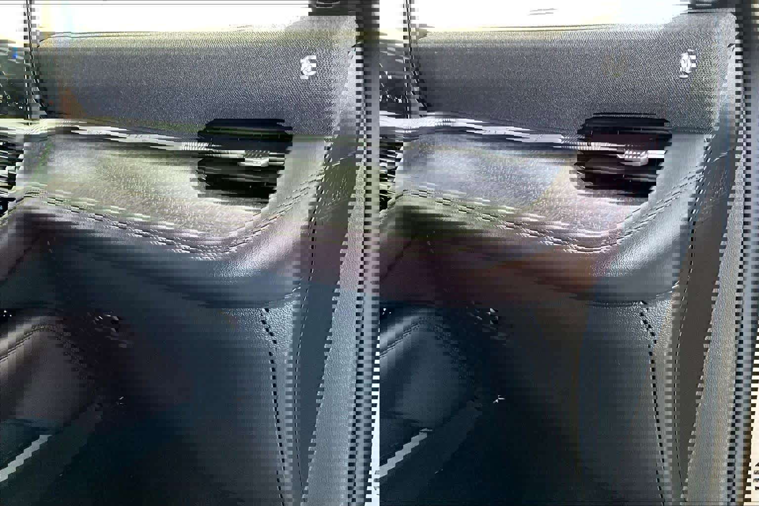 Used 2025 Ford Explorer Platinum w/ LUX Leather Package image 19