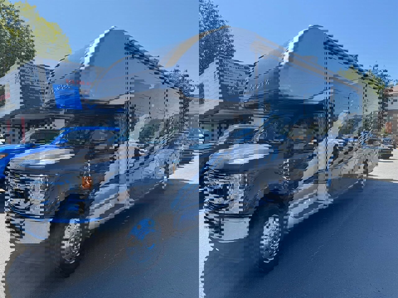 Used 2020 Ford F550 4x4 Regular Cab Super Duty w/ XLT Value Package image 3