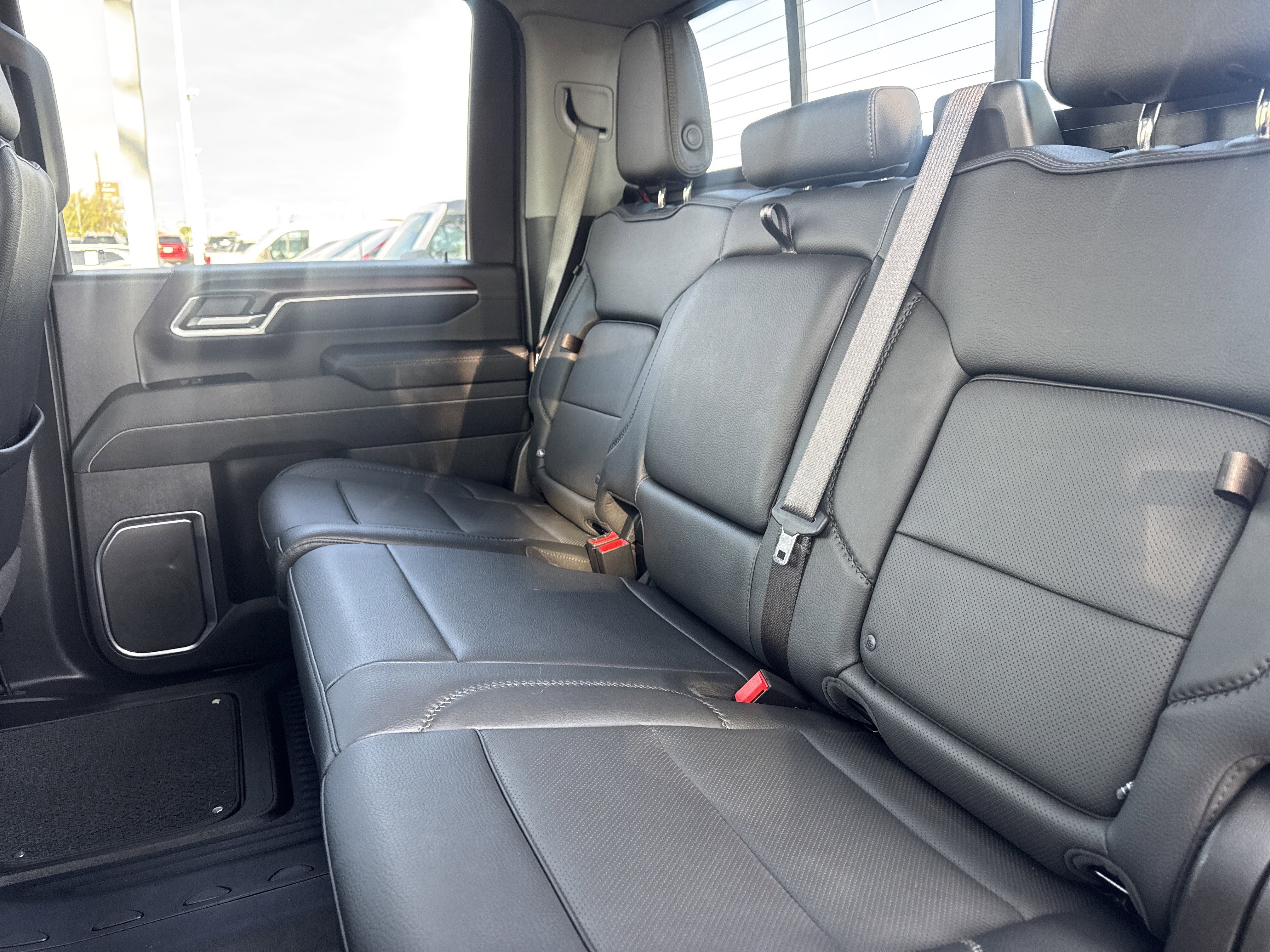 Used 2025 GMC Sierra 3500 Denali w/ Technology Package image 9