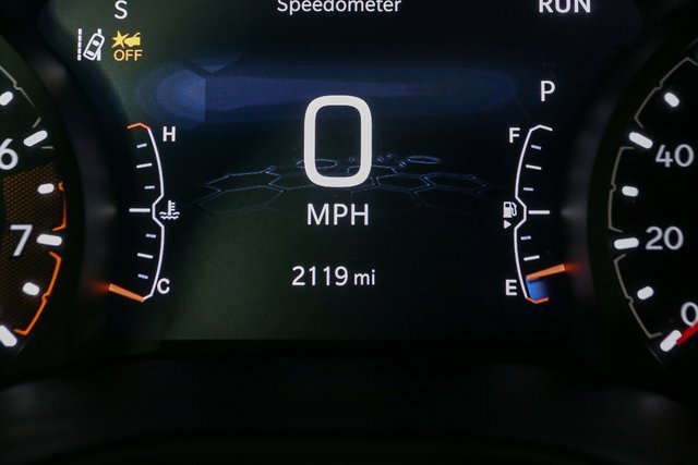 Used 2025 Jeep Compass Latitude image 32