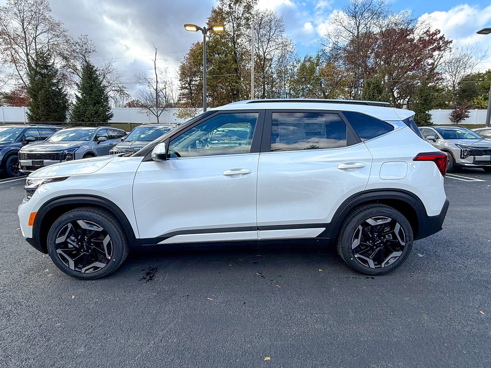 New 2026 Kia Seltos SX w/ SX Sunroof Package image 4