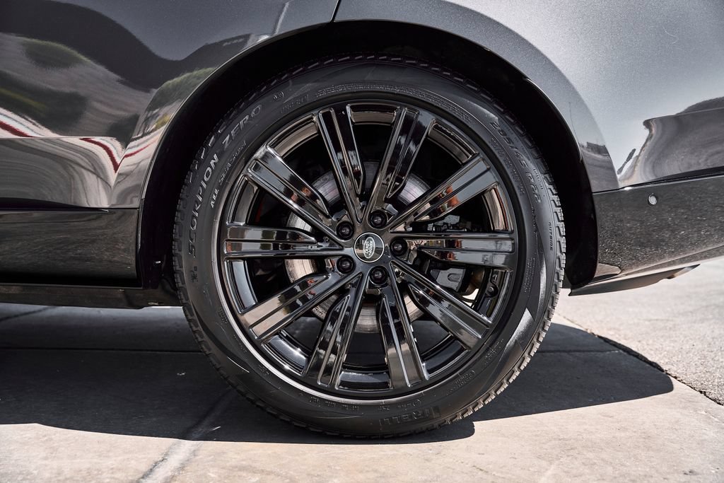Used 2024 Land Rover Range Rover Long Wheelbase Autobiography AWD/4WD image 18