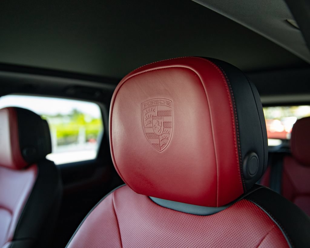Certified 2026 Porsche Cayenne AWD/4WD image 25