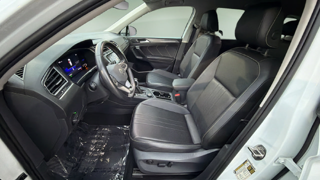 Used 2024 Volkswagen Tiguan SE AWD/4WD image 18