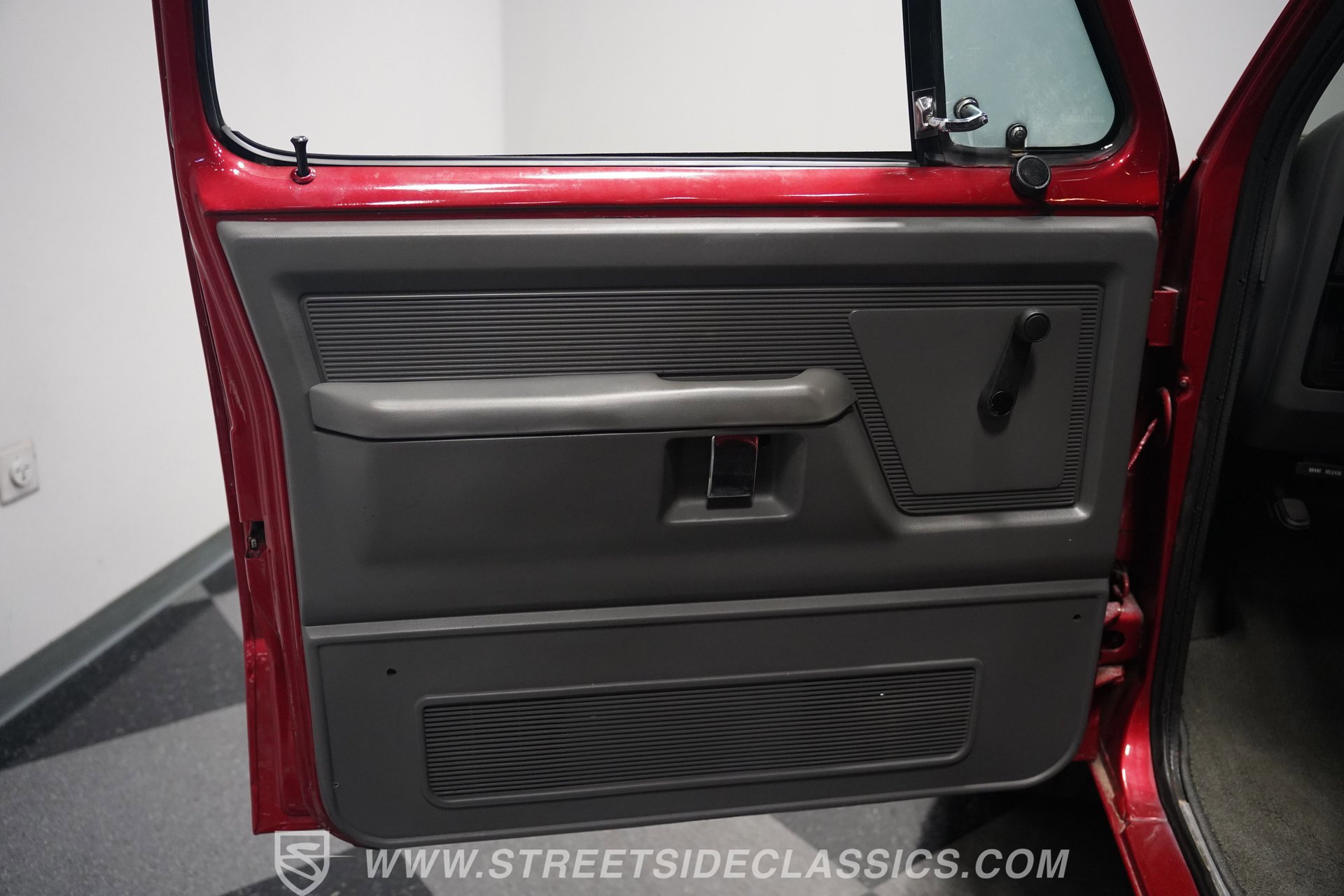 Used 1992 Dodge Ramcharger 2WD image 39