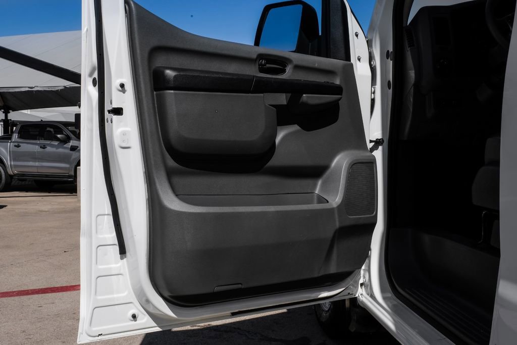 Used 2017 Nissan NV 2500 SV image 33
