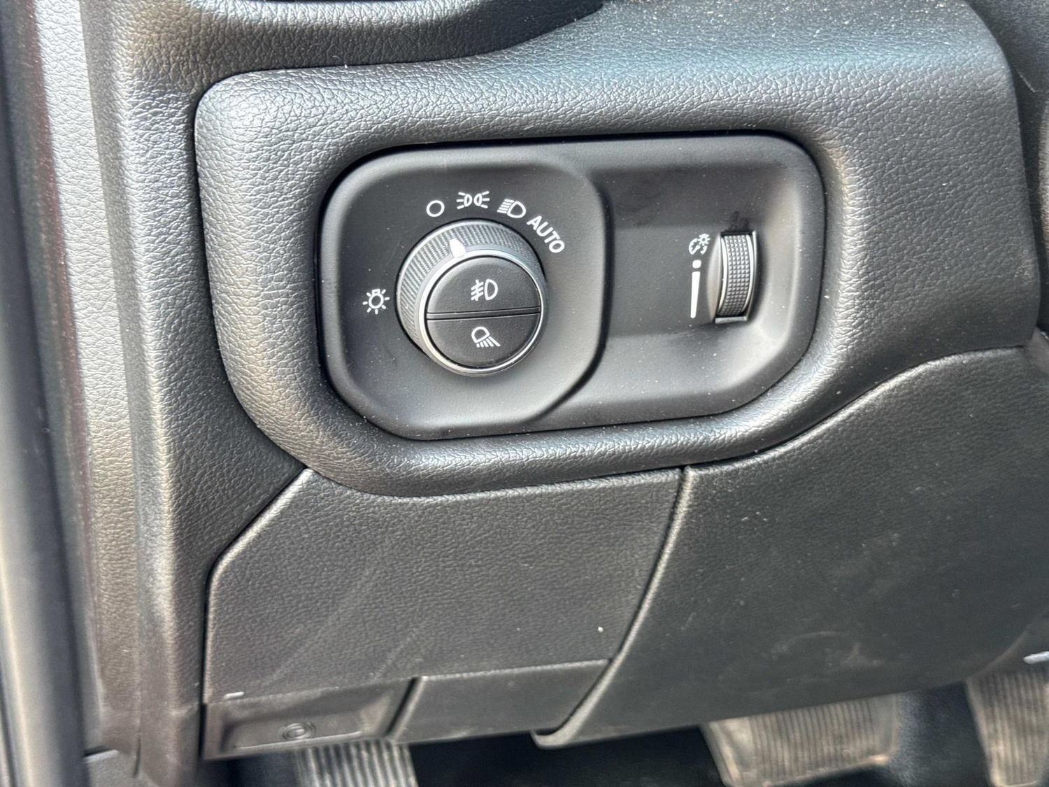 New 2026 RAM 3500 Tradesman w/ Chrome Appearance Group A AWD/4WD image 25