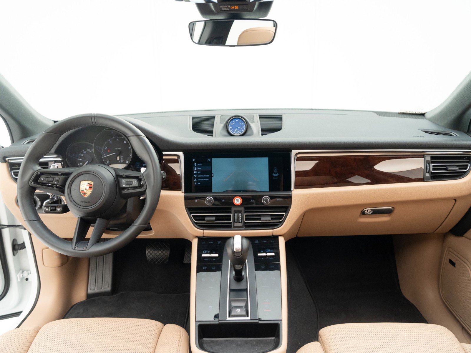 Certified 2025 Porsche Macan image 29