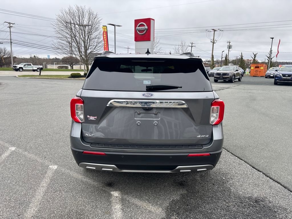 Used 2023 Ford Explorer XLT w/ Equipment Group 202A AWD/4WD image 8