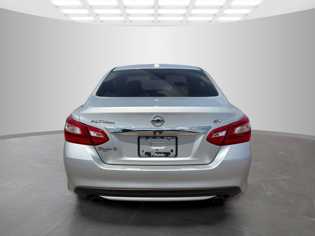 Used 2017 Nissan Altima 2.5 SV w/ Convenience Package FWD image 4