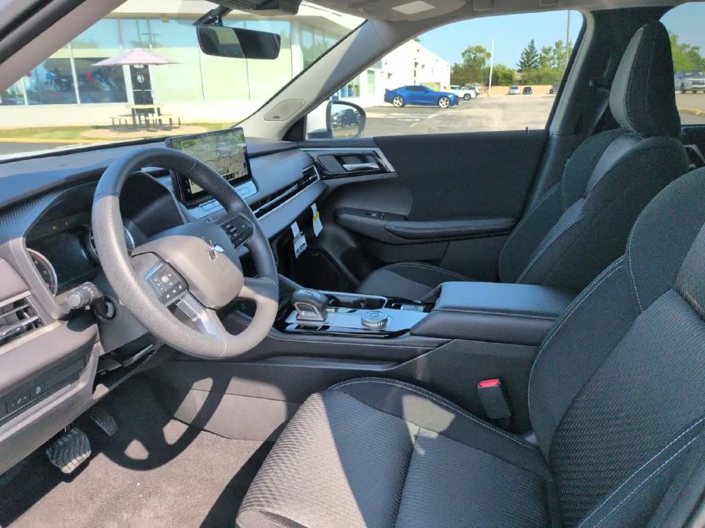 New 2026 Mitsubishi Outlander ES AWD/4WD image 19