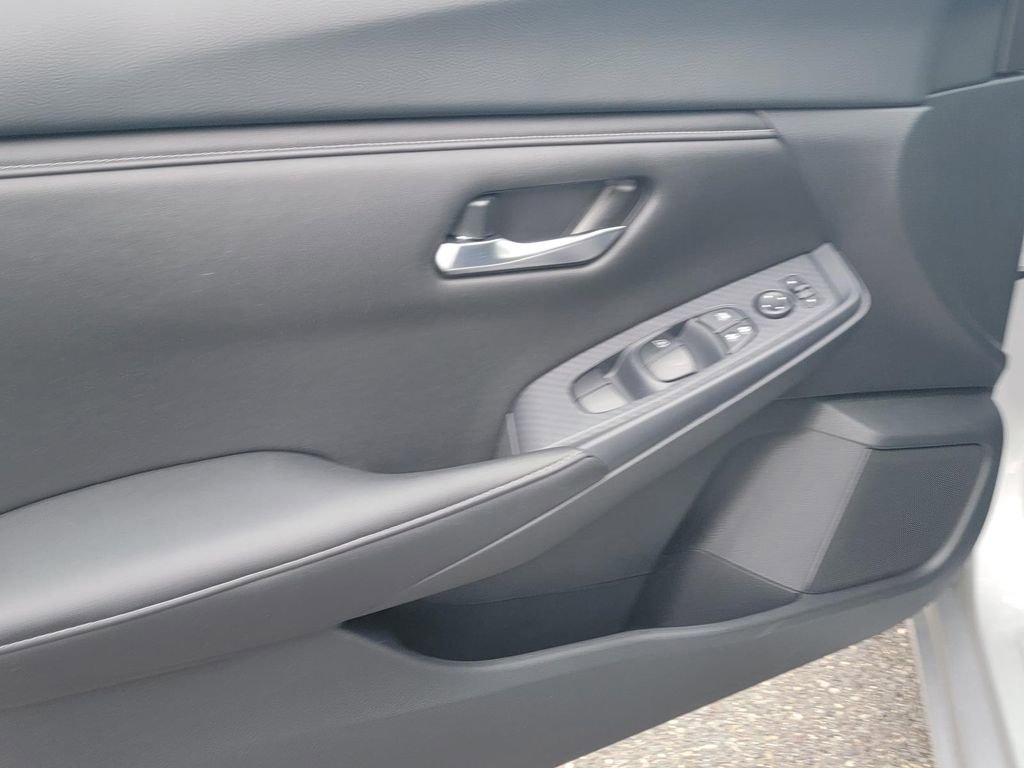 Used 2023 Nissan Sentra SV FWD image 11