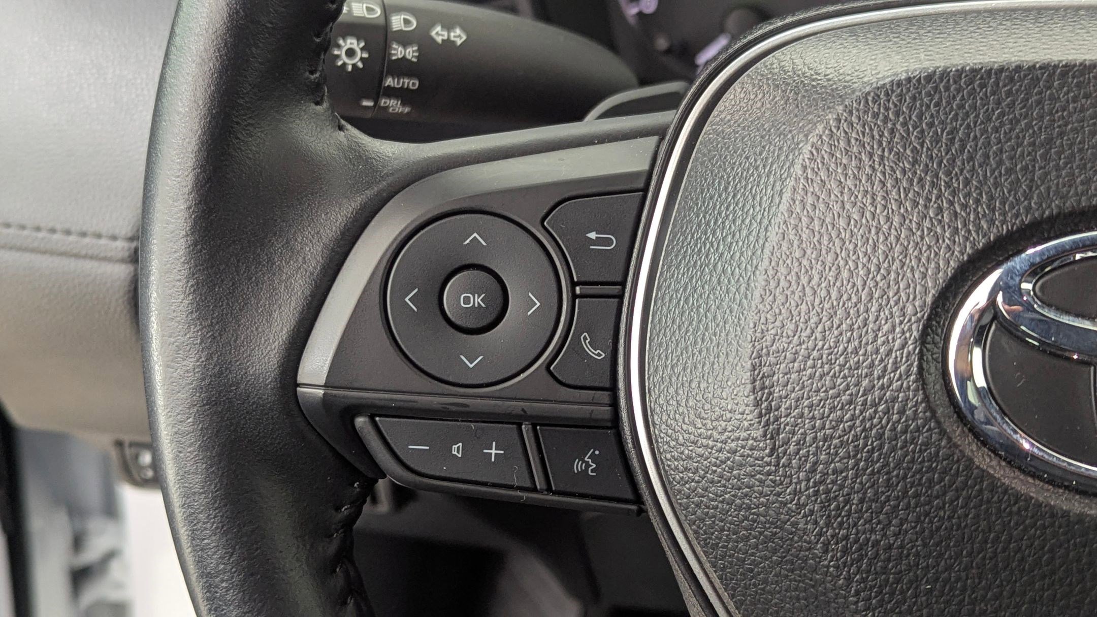 Used 2025 Toyota Corolla Cross AWD Hybrid image 16