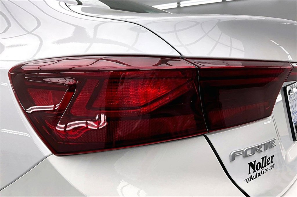 Used 2024 Kia Forte LXS w/ LXS Technology Package image 30