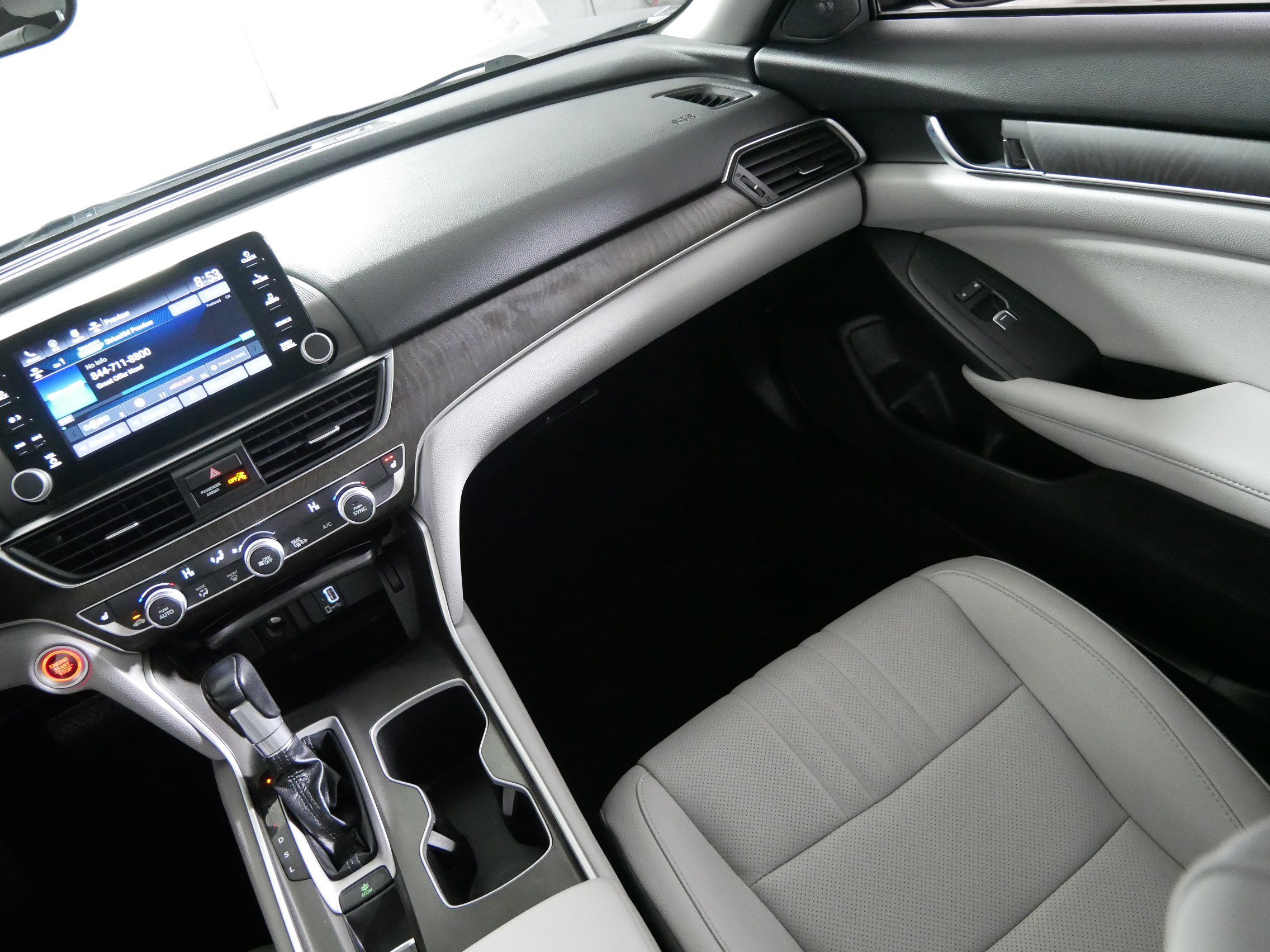 Used 2019 Honda Accord EX-L image 11