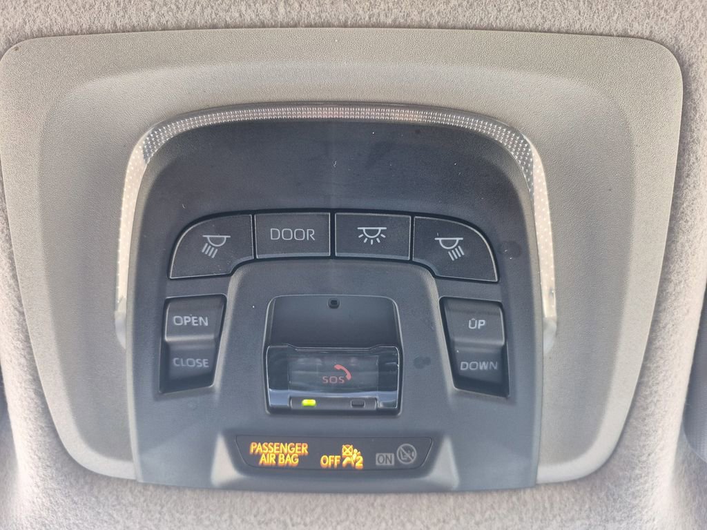 Used 2024 Toyota Corolla Cross XLE w/ Convenience Package image 25