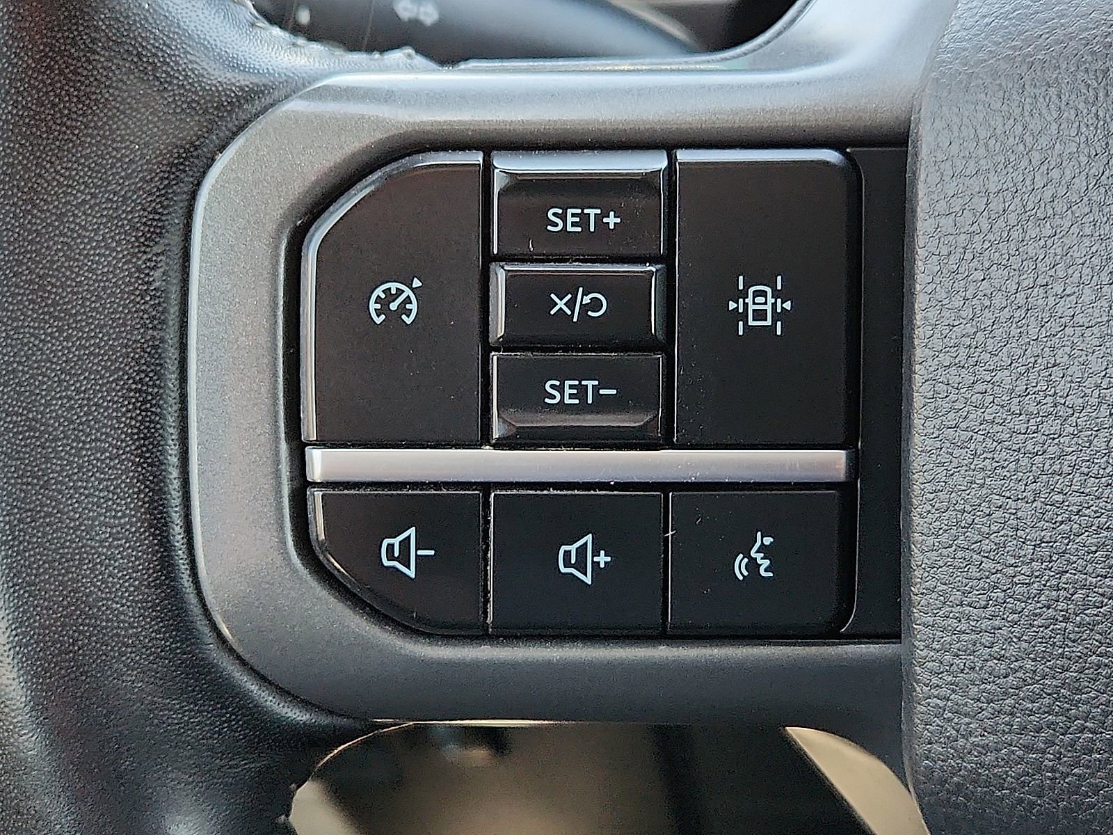 Used 2022 Ford F150 Lariat w/ Equipment Group 501A Mid image 15