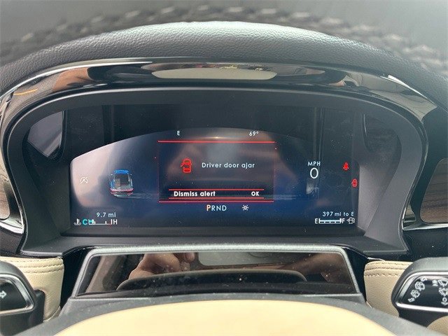 New 2025 Lincoln Corsair Reserve w/ Equipment Group 202A image 29